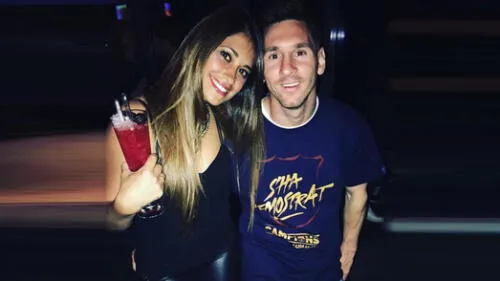 Antonella Roccuzo y su minifalda que cautivó a fans en Instagram Antonella Roccuzo y su minifalda que cautivó a fans en Instagram