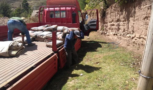 Productores huancavelicanos reciben bienes y asistencia técnica Productores huancavelicanos reciben bienes y asistencia técnica