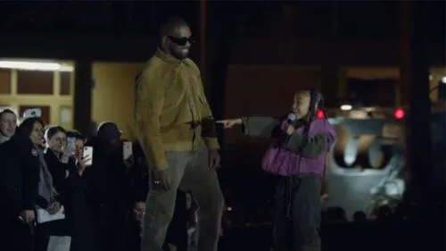 Kim Kardashian: North West debuta como cantante en Paris Fashion Week