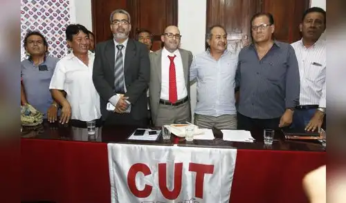 Ministro Sánchez se reunió con dirigentes de la CUT Ministro Sánchez se reunió con dirigentes de la CUT