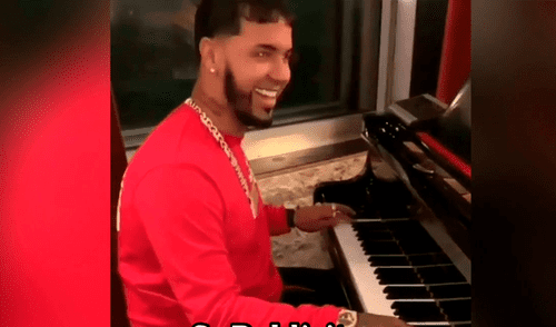Anuel AA agita las redes sociales al tocar terrorífica canción en piano [VIDEO]