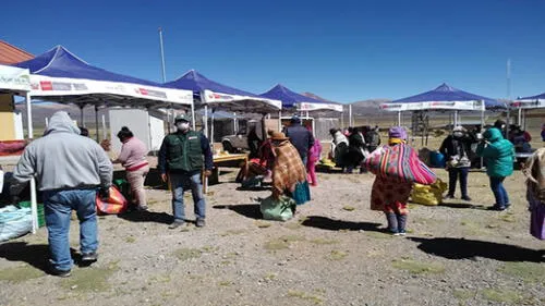Agro Rural organizó una feria De la Chacra a la Olla en el centro poblado de Kallapuma en Tacna.