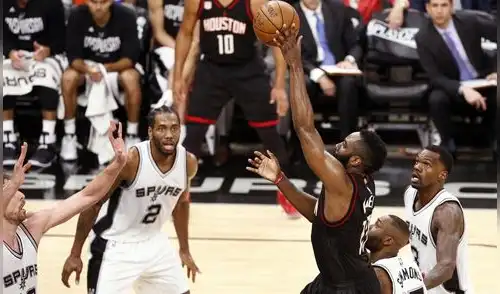 Spurs vencieron a los Rockets por 103-92 en semifinales de conferencia por playoffs NBA 