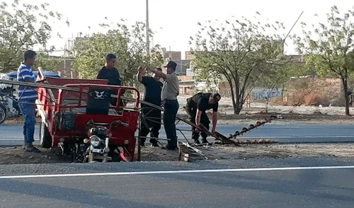 Pasajeros fueron trasladado a clínica de Sullana. Pasajeros fueron trasladado a clínica de Sullana.