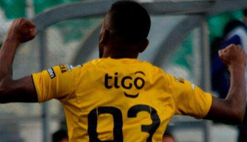 Rolando Blackburn anotó el gol del triunfo. Foto: Twitter/@ClubStrongest
