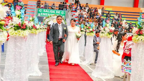 Matrimonio se realizó en el coliseo cerrado de Juliaca