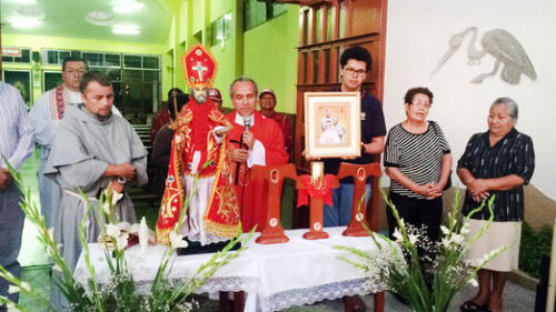 Papa Francisco en Perú: Reliquias de Santos Mártires de Chimbote y la imagen de San Pedro viajan a Trujillo