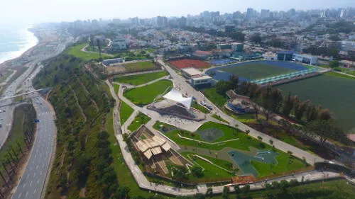 Ciclistas y peatones pueden transitar libremente por la ciclosenda ecoamigable que une los malecones de San Isidro y Miraflores durante las 24 horas del día. / Créditos: Difusión Municipalidad San Isidro.