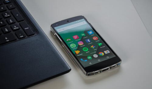 ¿Cómo revisar los archivos de tu celular en tu PC sin conectarlos por USB?