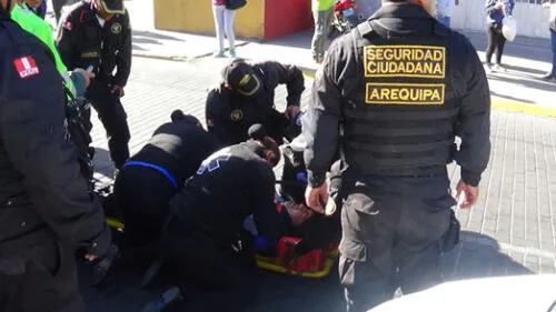 Taxista resultó herido en triple choque en Arequipa [FOTOS]