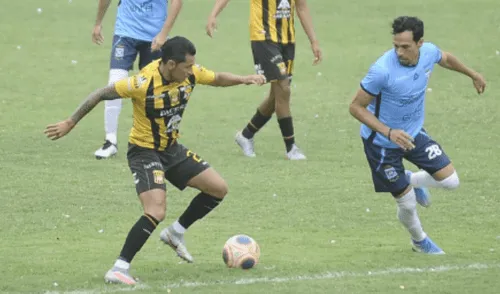 Wayar marcó el primero para The Strongest. Foto: Tigo Sports