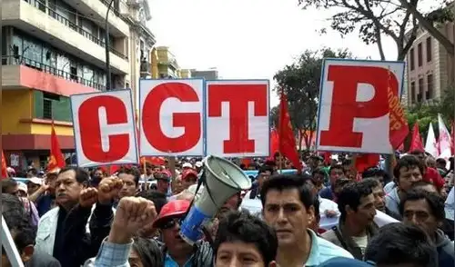 Cuestión de confianza: Sindicatos de trabajadores insisten en cierre del Congreso