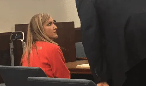 EEUU: tuvo sexo con su alumno en aula, fue descubierta y hoy recibe fuerte castigo [VIDEO]