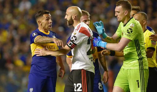 Boca Juniors y River Plate juegan en La Bombonera por el Superclásico de la Copa Diego Maradona. Foto: EFE Boca Juniors vs River Plate EN VIVO