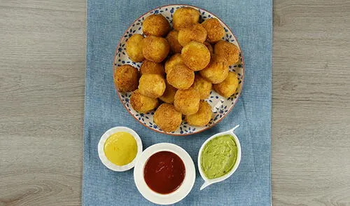 Bolitas de yuca con queso andino Bolitas de yuca con queso andino
