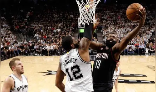 Spurs ganan 121 - 96 a los Rockets en semifinales de la Conferencia Oeste por Playoffs de la NBA