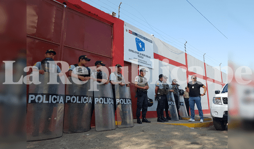 Al centro de rehabilitación llegaron policías, bomberos, personal Subunidad de Acciones Tácticas (SUAT), Unidad de Servicios Especiales (USE) y Unidad de Desactivación de Explosivos (UDEX), quienes controlaron la situación.