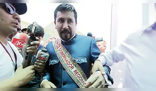 Gobernador Cáceres en cura de silencio con medios de comunicación de Arequipa