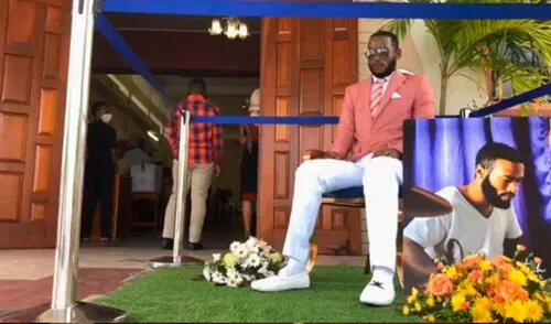 Trinidad y Tobago: Iglesia impide velar a hombre que fue embalsamado fuera del ataúd