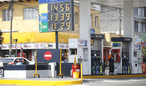 Buscar el combustible más barato genera competencia en el mercado