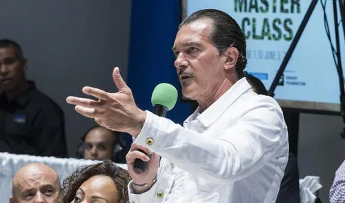 Antonio Banderas, le envía contundente mensaje a Nicolás Maduro Antonio Banderas, le envía contundente mensaje a Nicolás Maduro