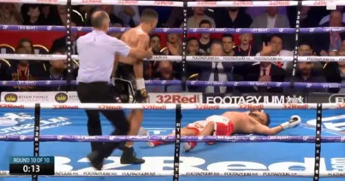 Boxeador pierde por nocaut tras hacer burlas a su rival [VIDEO]