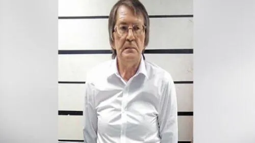 Extranjero que llevaba cocaína escondida en biblias fue detenido en aeropuerto Jorge Chávez Extranjero que llevaba cocaína escondida en biblias fue detenido en aeropuerto Jorge Chávez