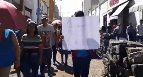 Comerciantes protestan contra comuna de Arequipa