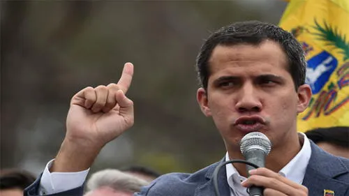 Guaidó asegura que "cooperación" militar extranjera no sería "intervención"