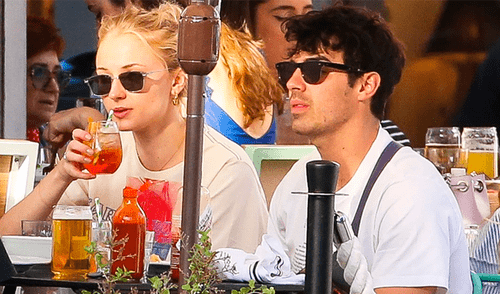 Sophie Turner y Joe Jonas más enamorados que nunca en París [FOTOS]