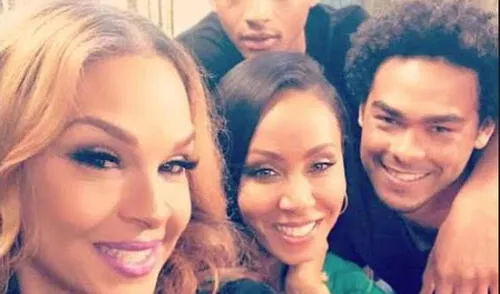 Jada Pinkett y la ex esposa de Will Smith se reencuentran Jada Pinkett y la ex esposa de Will Smith se reencuentran