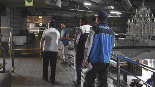 Personal de municipalidad de Bustamante y Rivero inspeccionó discotecas de avenida Dolores.