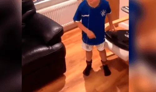 YouTube viral: Niño se quita el diente realizando una espectacular técnica [VIDEO]