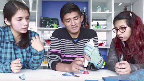 ‘Dando una mano’: el proyecto que busca abaratar el costo de las prótesis [VIDEO]