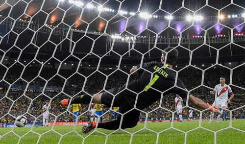 Perú vs. Brasil: Guerrero Alisson