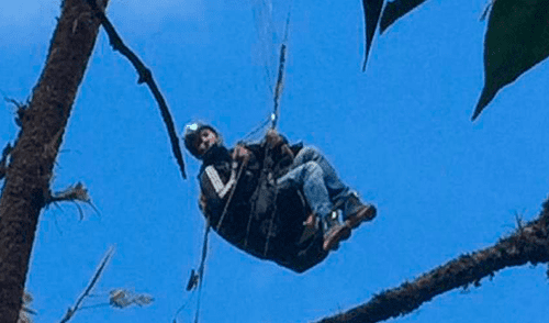 Colombia: parapentista se salvó de caer a precipicio al quedar atrapado en árbol [VIDEO]