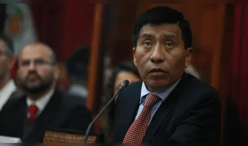 Tubino rechaza una posible acusación constitucional contra Moisés Mamani Tubino rechaza una posible acusación constitucional contra Moisés Mamani