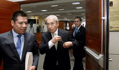 Ministro Zeballos plantea que Pedro Chávarry debe dar un paso al costado Ministro Zeballos plantea que Pedro Chávarry debe dar un paso al costado