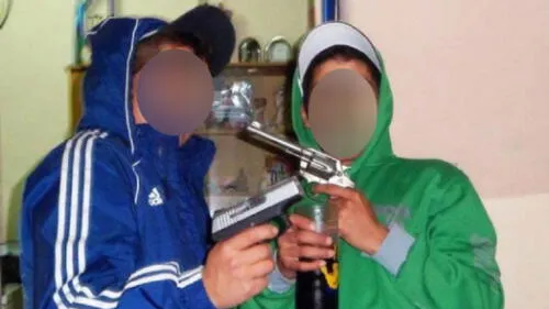 Argentina: concejal propone prohibir las gorras y capuchas para combatir inseguridad