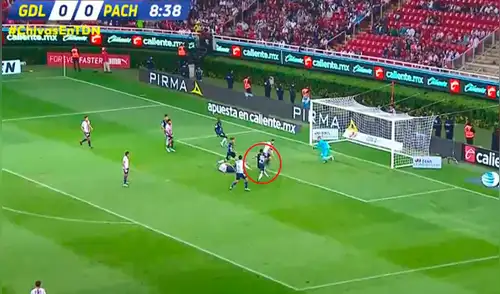 Chivas vs Pachuca: Jara aprovechó un rebote y adelantó a los 'Tuzos' [VIDEO]