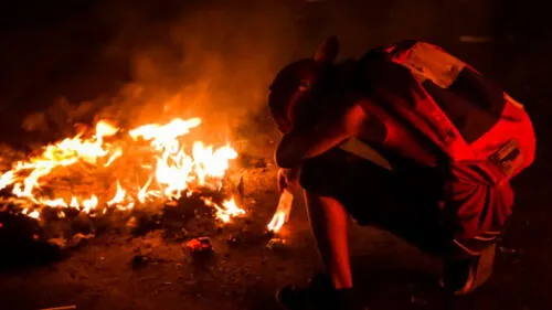 Aumentan a cuatro los muertos en protestas contra Maduro, entre ellos dos menores