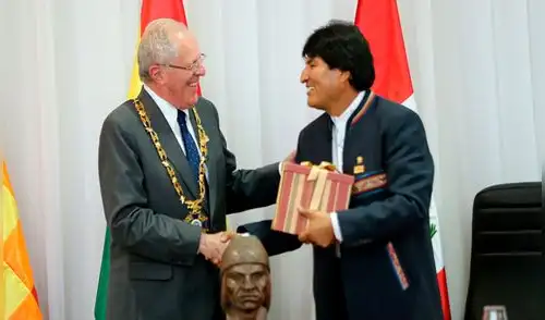 PPK agradeció ayuda humanitaria enviada por Gobierno boliviano