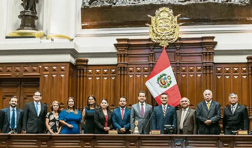 Los congresistas del evangelio (y su alianza católica) en el Perú