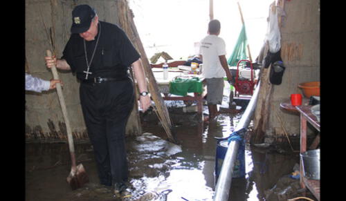 Piura: Monseñor cuestiona a autoridades por falta de apoyo en asentamientos humanos