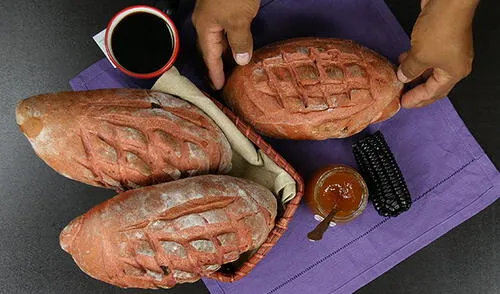 Receta para preparar pan de maíz morado