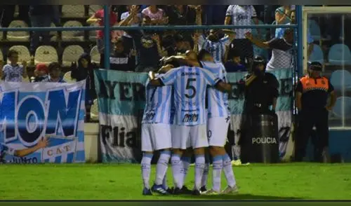Atlético Tucumán aplastó 4-2 a Independiente por la Superliga Argentina [RESUMEN Y GOLES]