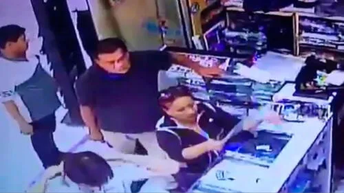 Chiclayo: cámaras registran robo de tenderos en galería [VIDEO]
