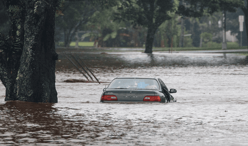 El huracán Lane cada vez más cerca de la isla de Hawái  [VIDEOS]