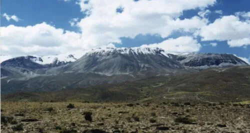 IGP en alerta ante posible activación del volcán Ticsani, en Moquegua IGP en alerta ante posible activación del volcán Ticsani, en Moquegua