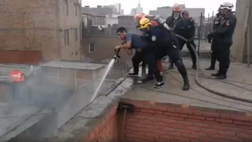 Incendio en Barrios Altos genera tráfico vehicular [VIDEO]